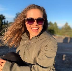 Meet your Posher, Becca